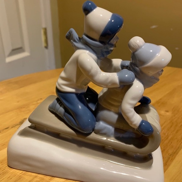 Vintage Paul Sebastian Children Sledding ( 1992 ) - Picture 1 of 4